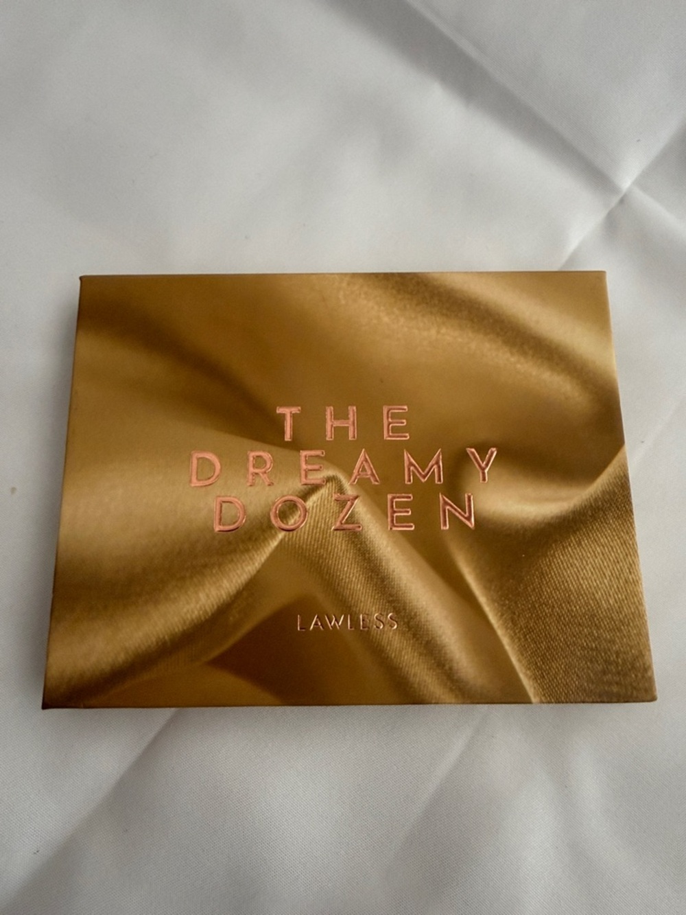 LAWLESS The Dreamy Dozen Eyeshadow Palette - Like New